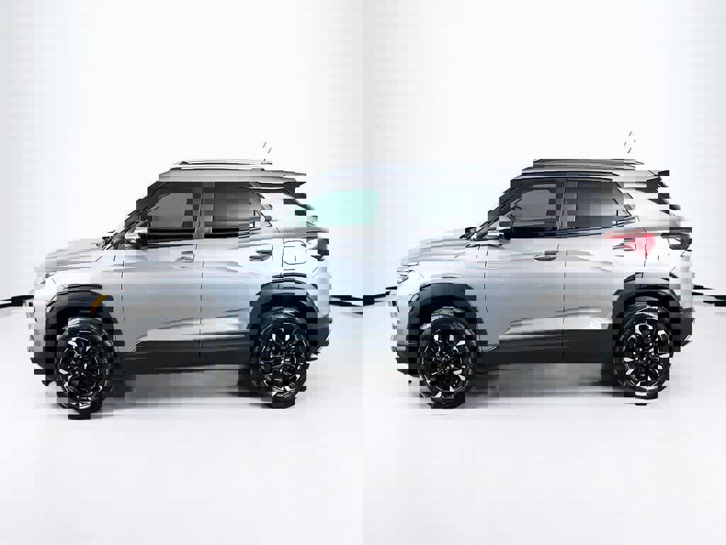 Used 2023 Chevrolet TrailBlazer LT w/ Convenience Package image 3