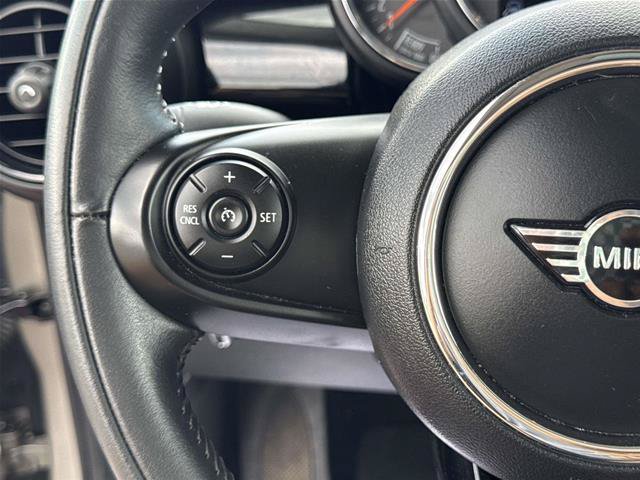 Used 2020 MINI Cooper 4-Door Hardtop FWD image 19
