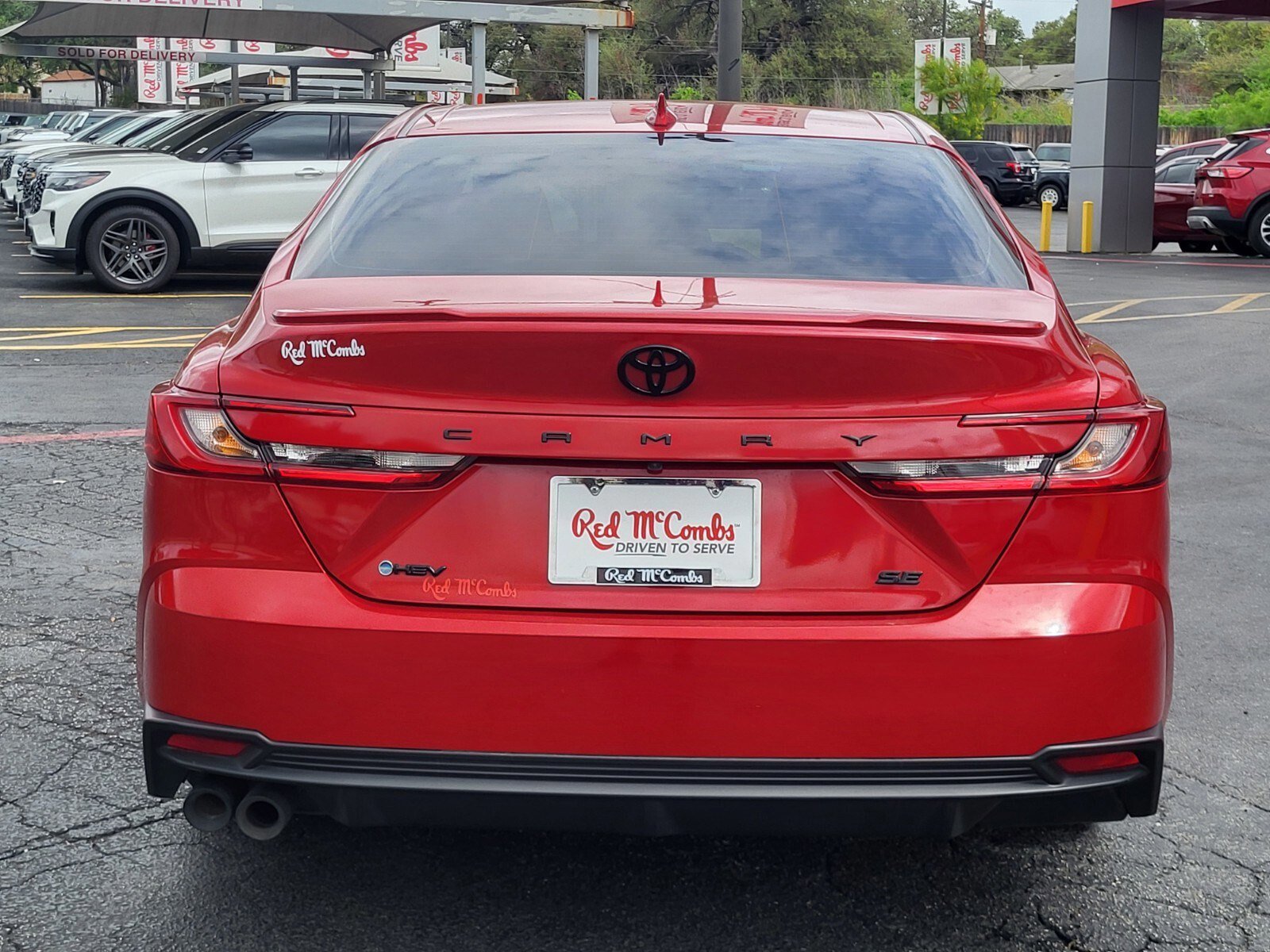 Used 2025 Toyota Camry SE w/ Convenience Package image 4