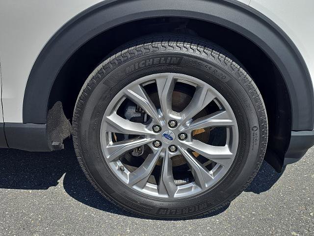 Certified 2022 Ford Explorer XLT w/ Equipment Group 202A AWD/4WD image 8