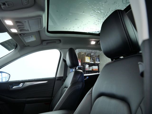 Certified 2022 Ford Escape Titanium w/ Class II Trailer Tow Package image 18