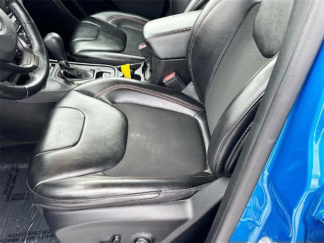 Used 2021 Jeep Cherokee Trailhawk image 16