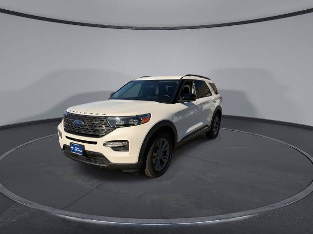 Certified 2022 Ford Explorer XLT w/ Equipment Group 202A AWD/4WD image 4