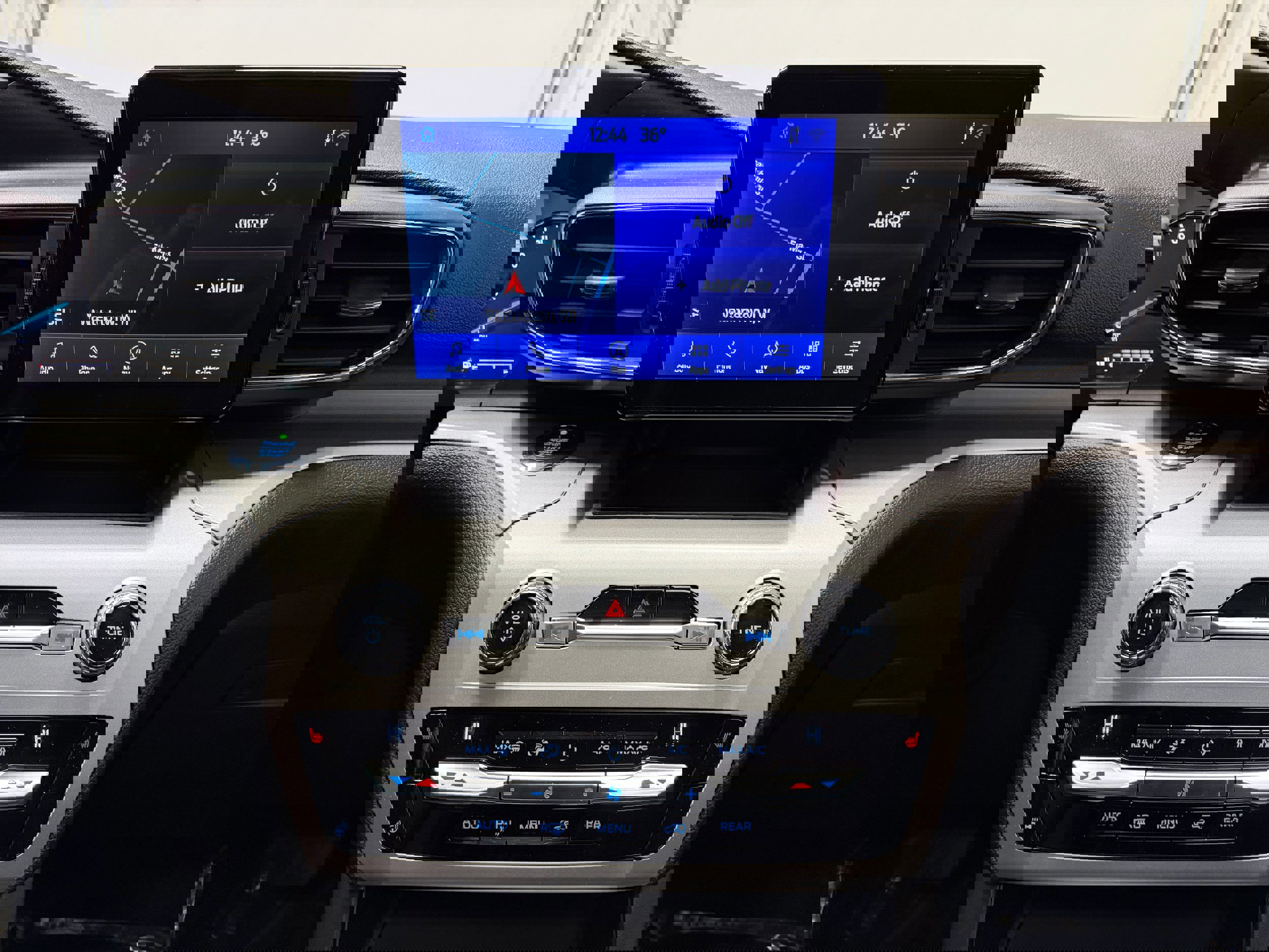 Certified 2021 Ford Explorer XLT w/ Equipment Group 202A image 20