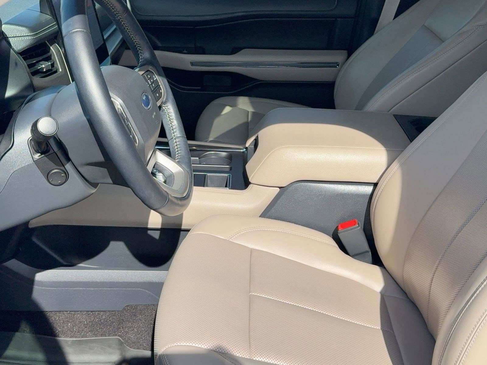 Certified 2022 Ford Expedition XLT image 22