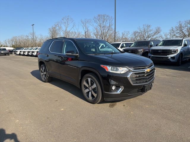 Used 2021 Chevrolet Traverse LT w/ LT Premium Package image 4