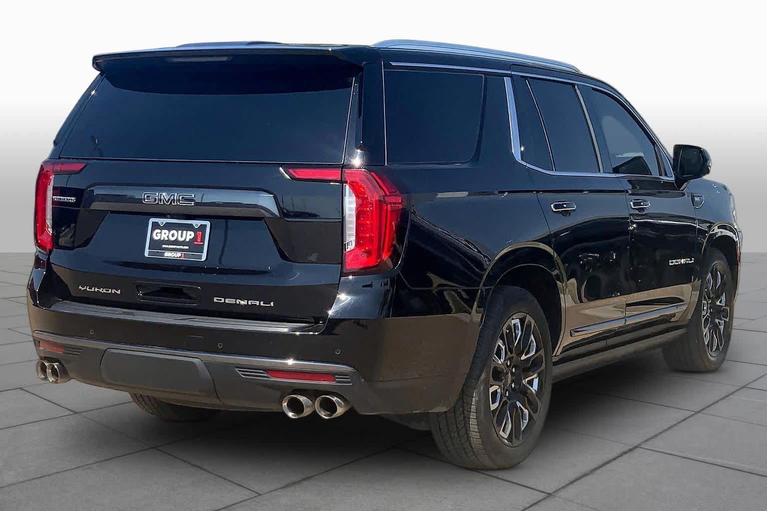 Used 2023 GMC Yukon Denali Ultimate w/ LPO, Floor Liner Package AWD/4WD image 13