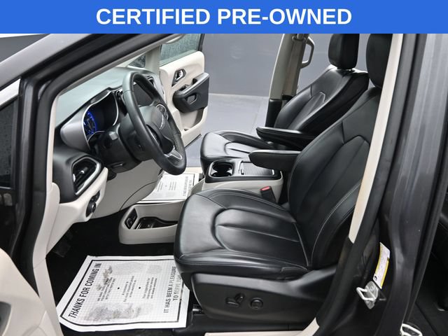 Used 2023 Chrysler Pacifica Touring-L FWD image 14