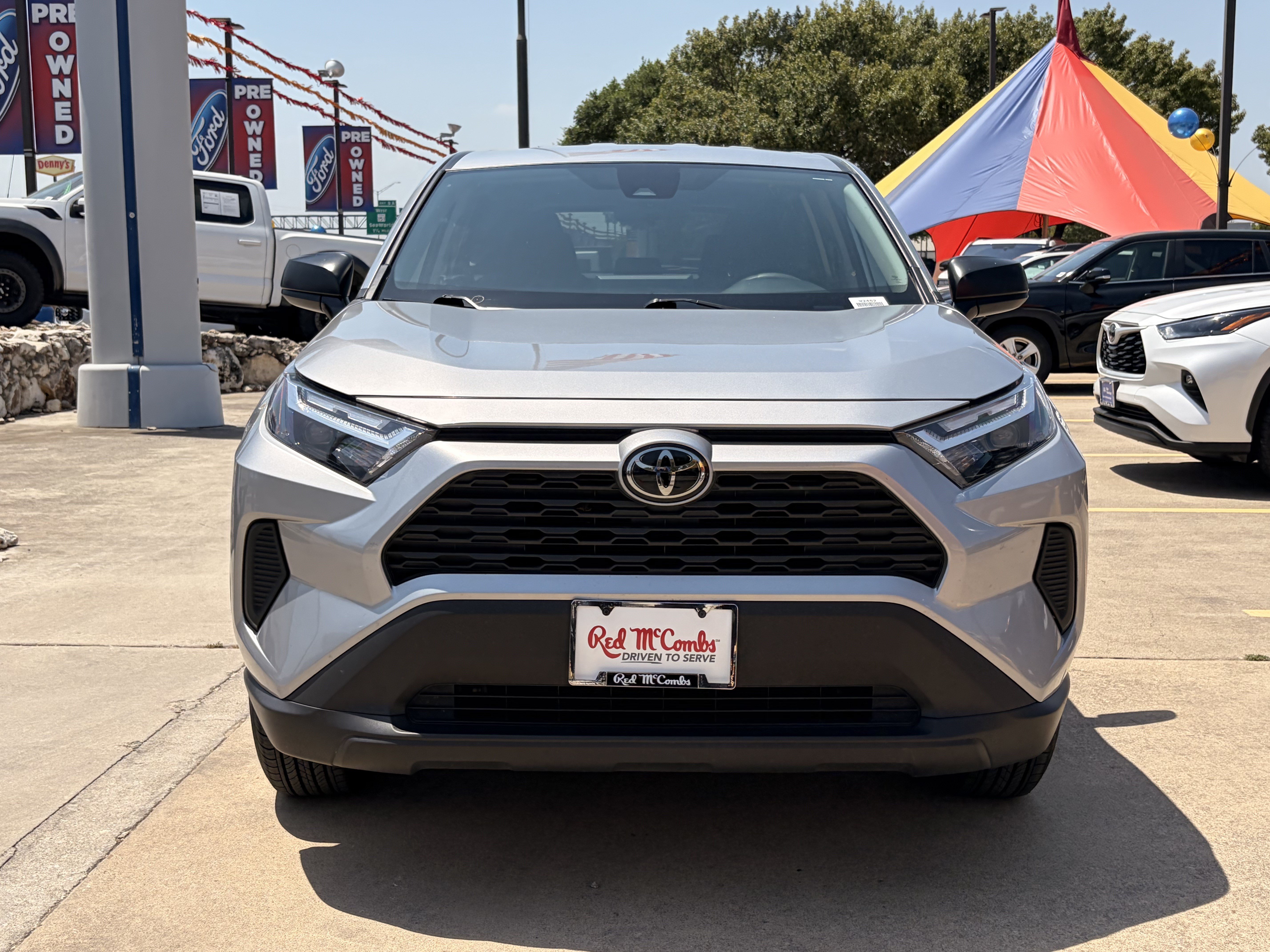 Used 2025 Toyota RAV4 LE AWD/4WD image 3