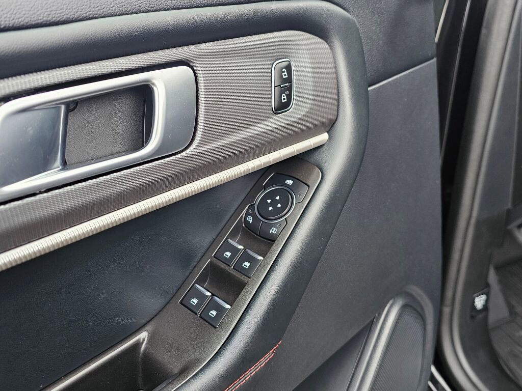 Certified 2025 Ford Explorer ST-Line AWD/4WD image 20
