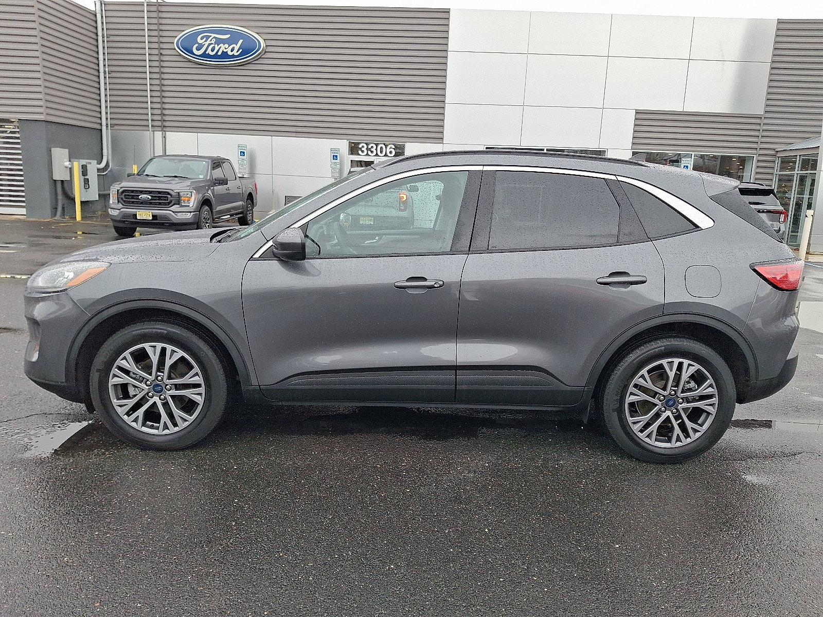 Certified 2022 Ford Escape SEL AWD/4WD image 6