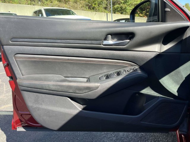 Used 2020 Nissan Altima 2.5 SR FWD image 16