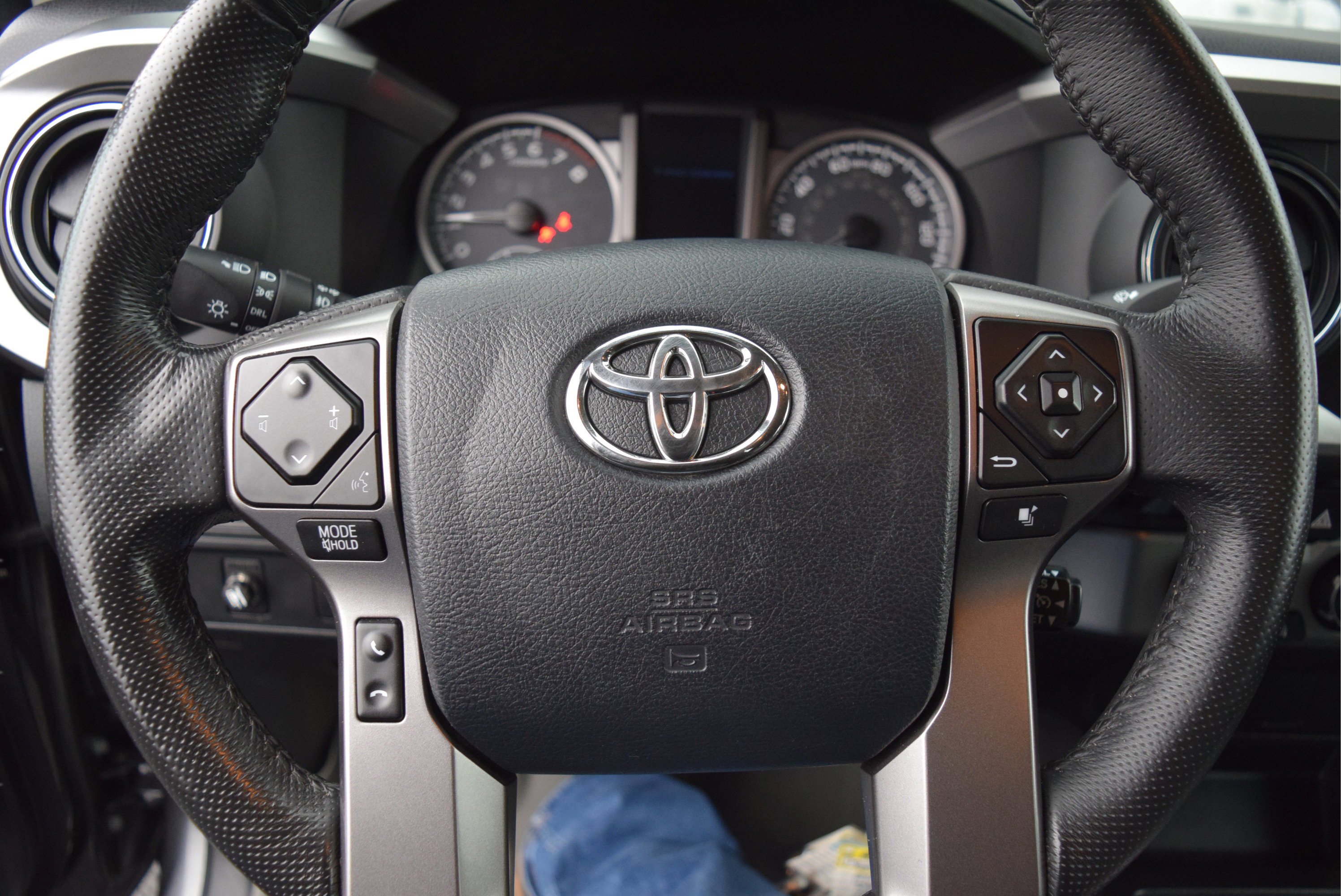 Used 2017 Toyota Tacoma SR5 w/ Tow Package image 14