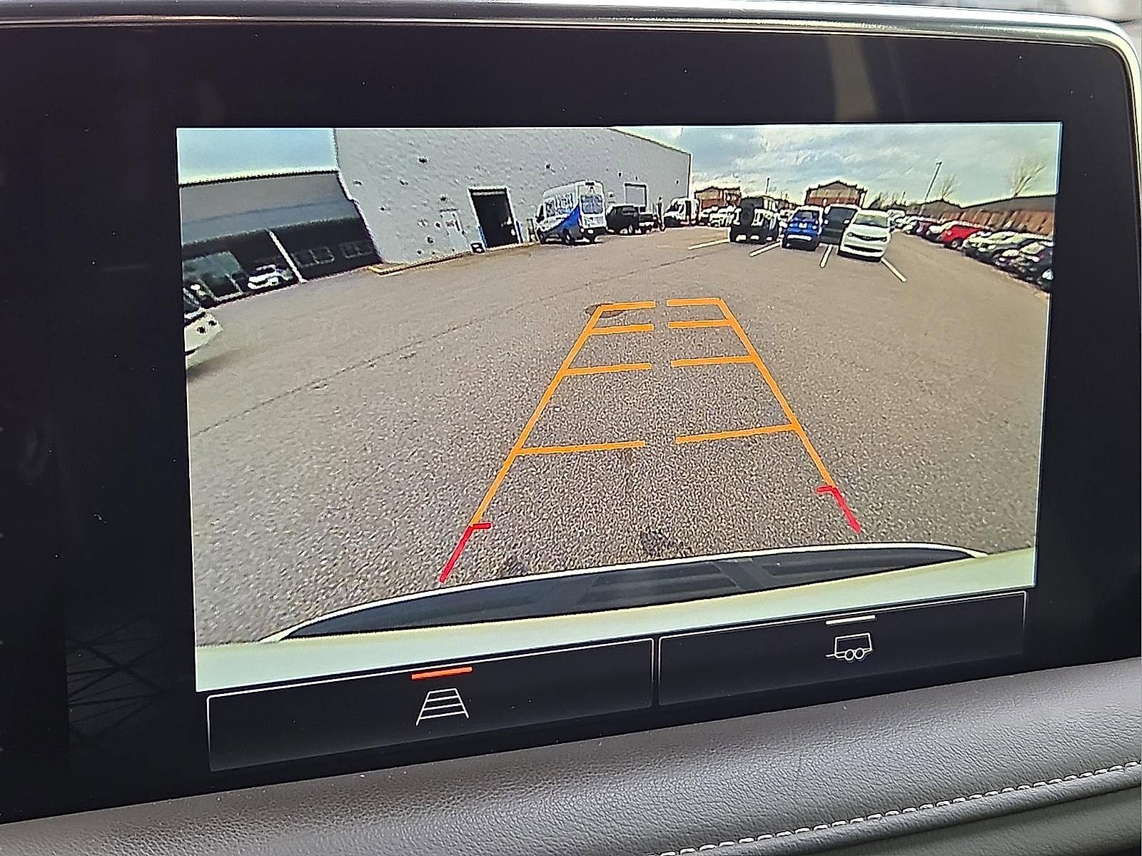 Used 2023 GMC Yukon SLT AWD/4WD image 17