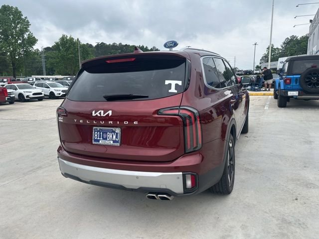 Used 2023 Kia Telluride EX w/ EX Captain's Chair Package FWD image 13