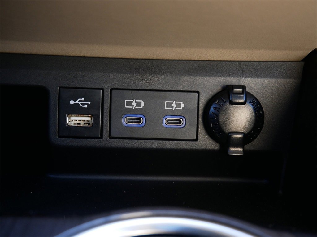 Used 2022 Toyota Highlander Limited image 25