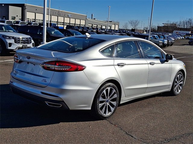 Certified 2019 Ford Fusion SE image 4
