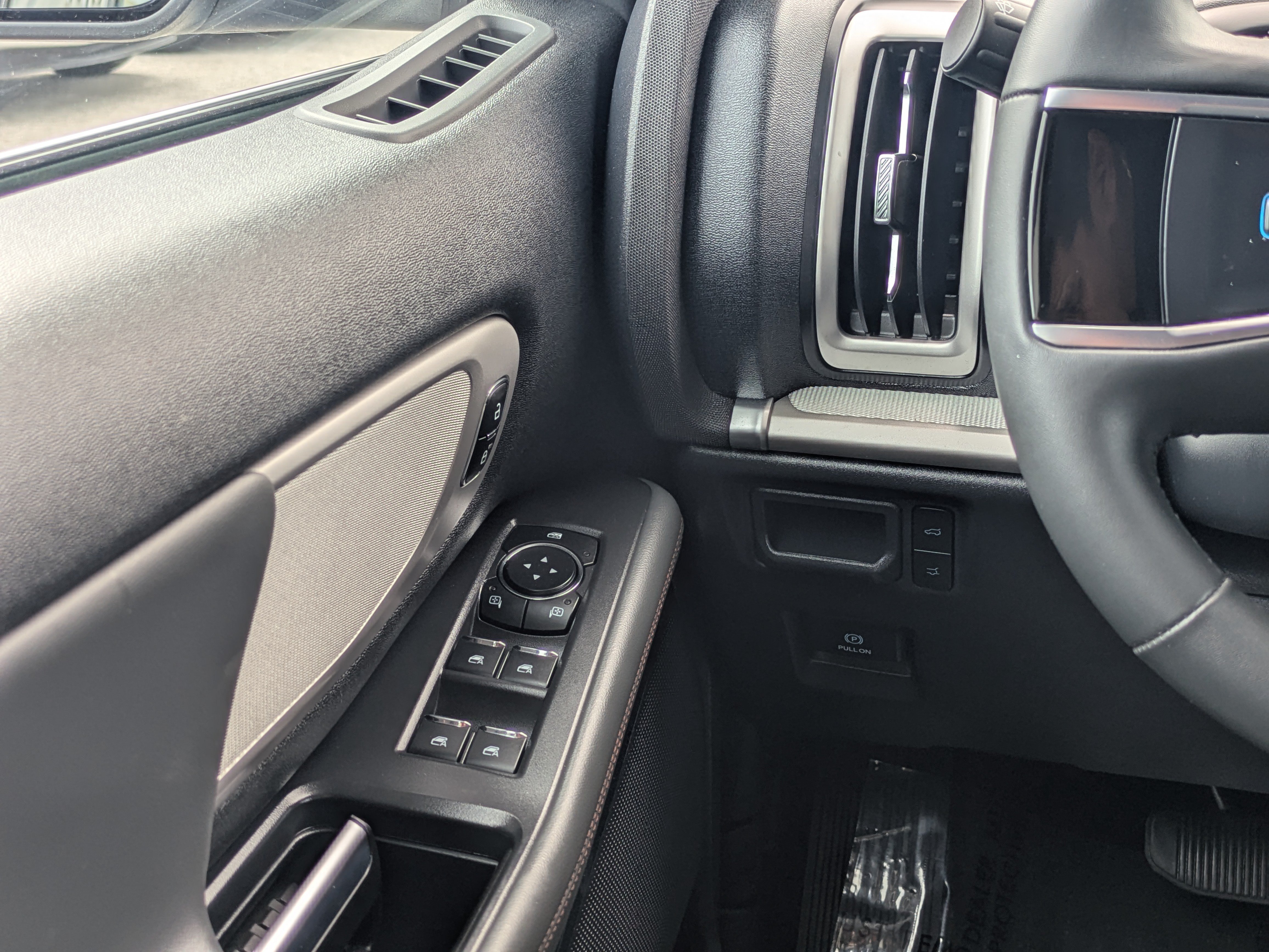 Certified 2025 Ford Expedition Active RWD image 26