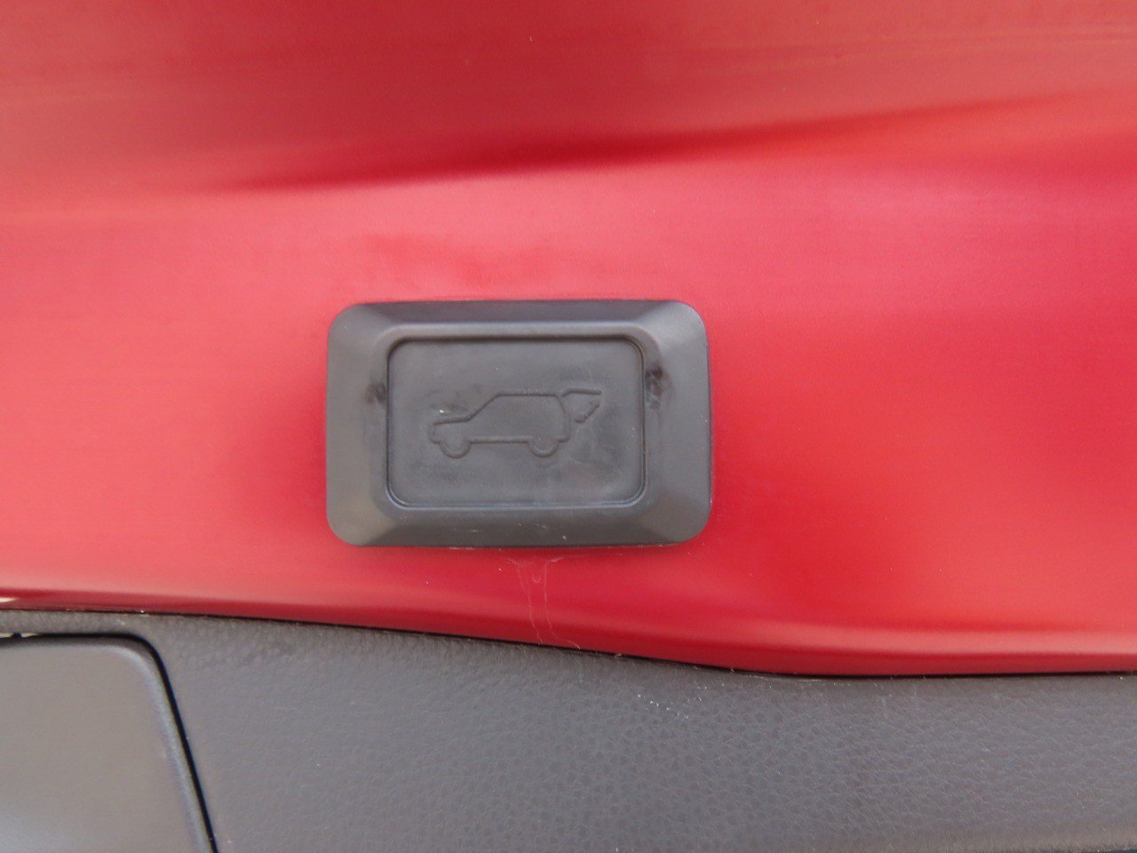 Used 2022 Toyota RAV4 XLE Premium FWD image 13