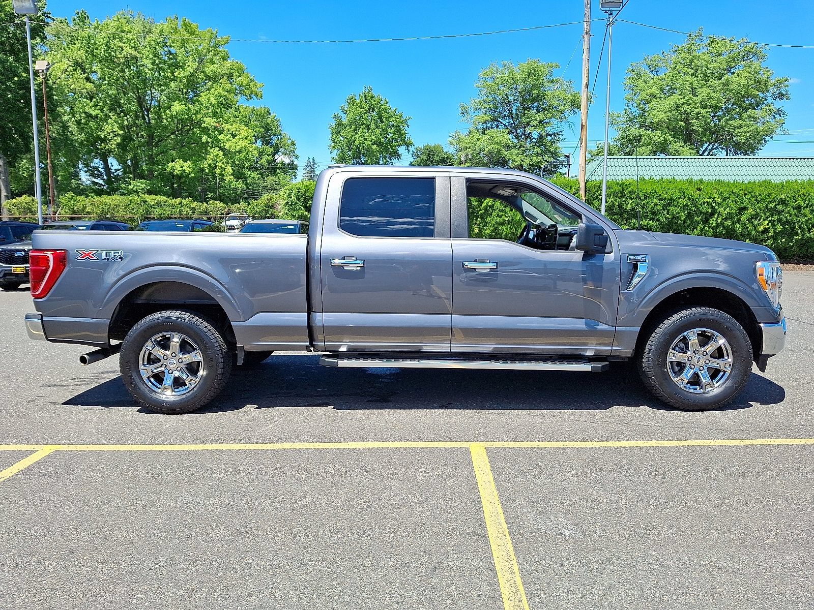 Certified 2022 Ford F150 XLT w/ XTR Package AWD/4WD image 7
