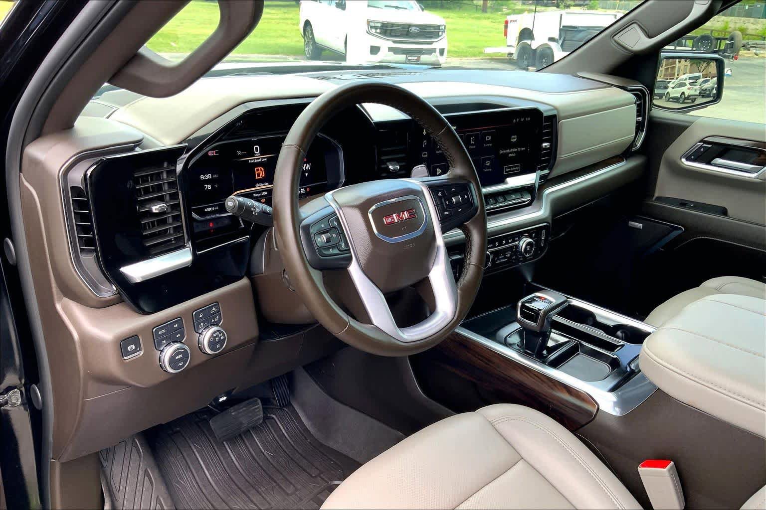 Used 2024 GMC Sierra 1500 SLT AWD/4WD image 16