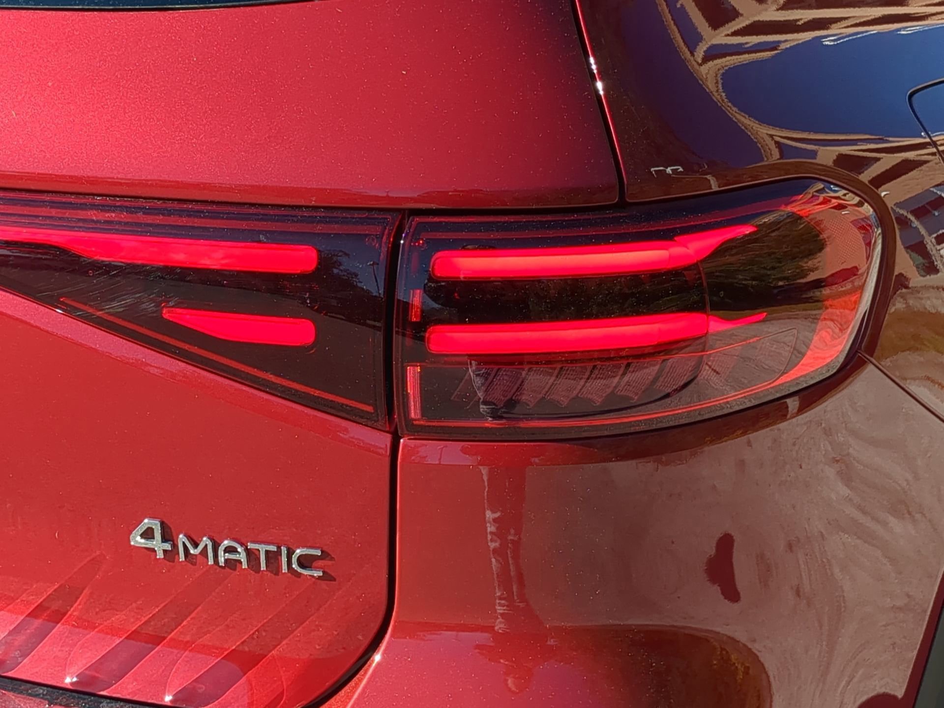 Used 2024 Mercedes-Benz EQB 300 4MATIC image 37