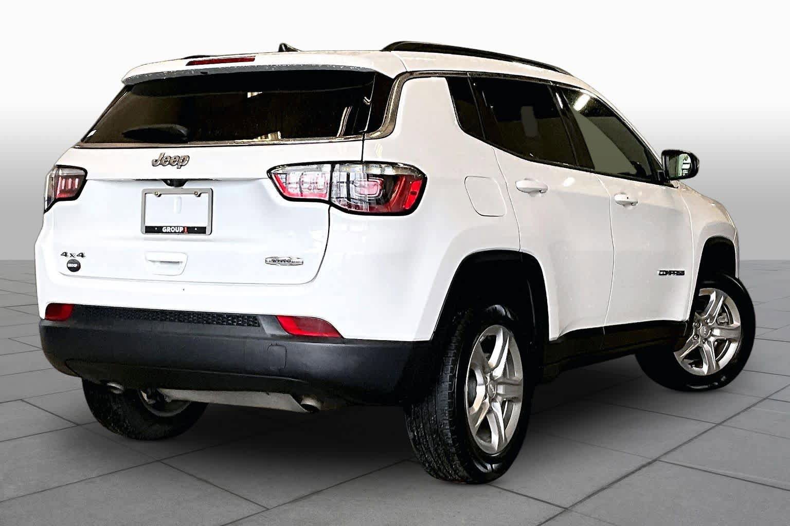 Used 2024 Jeep Compass Latitude AWD/4WD image 13