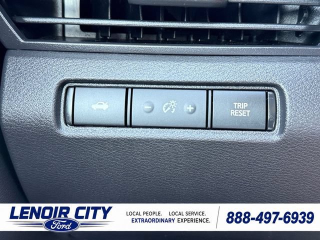 Used 2025 Nissan Altima 2.5 SV FWD image 19