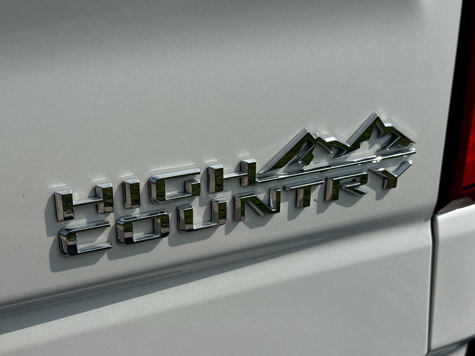 Used 2024 Chevrolet Silverado 1500 High Country w/ High Country Premium Package AWD/4WD image 14