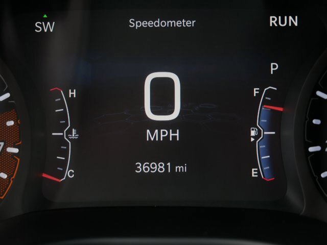 Used 2025 Jeep Compass Trailhawk AWD/4WD image 34