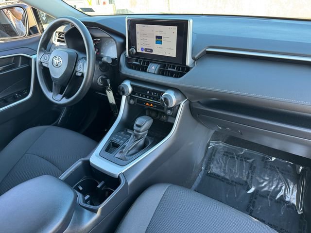 Used 2025 Toyota RAV4 LE AWD/4WD image 20