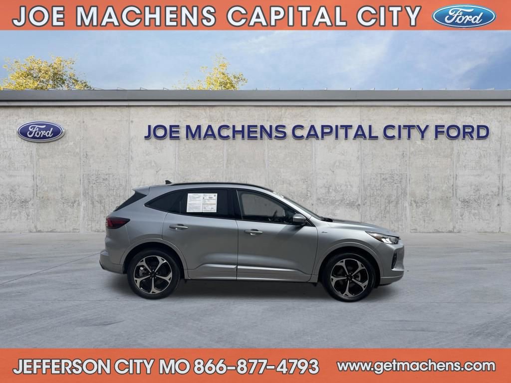 Certified 2023 Ford Escape ST-Line Select w/ Tech Pack #2 image 6