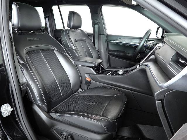 Used 2022 Jeep Grand Cherokee Overland AWD/4WD image 17