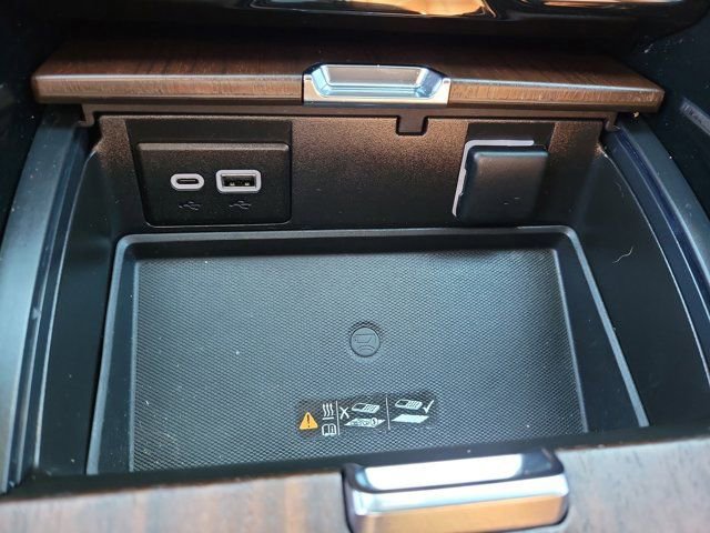 Used 2023 GMC Yukon Denali Ultimate image 33