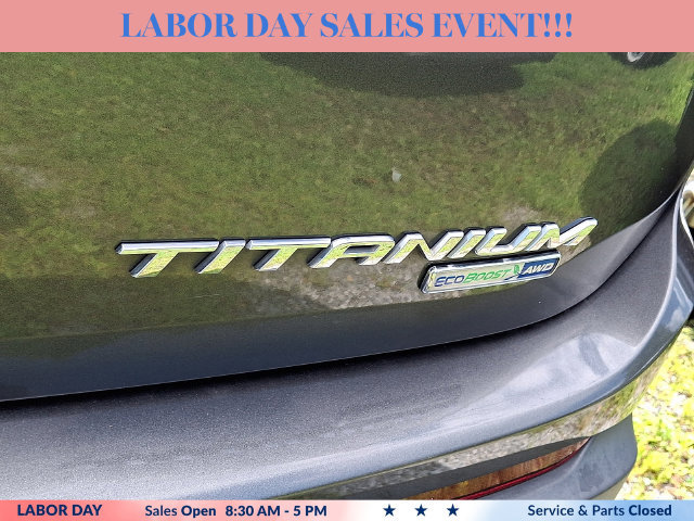 Certified 2017 Ford Edge Titanium w/ Equipment Group 301A AWD/4WD image 11
