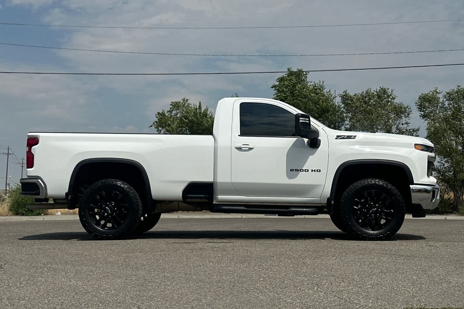 Used 2025 Chevrolet Silverado 2500 LT w/ Convenience Package AWD/4WD image 7