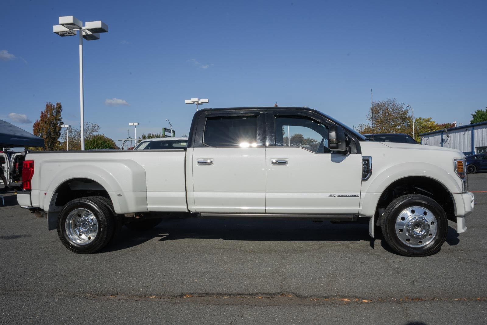 Certified 2022 Ford F450 Platinum w/ FX4 Off-Road Package image 2