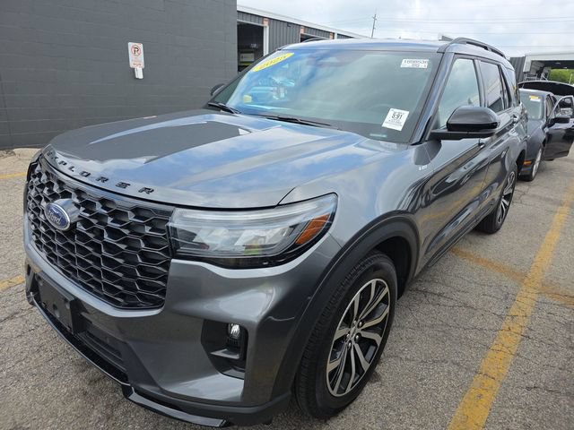Certified 2025 Ford Explorer ST-Line AWD/4WD video 4