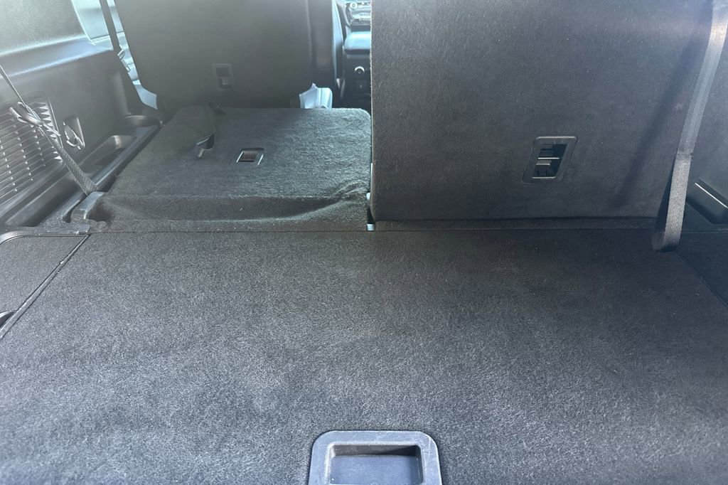 Certified 2023 Ford Explorer ST-Line w/ Class IV Trailer Tow Package image 18