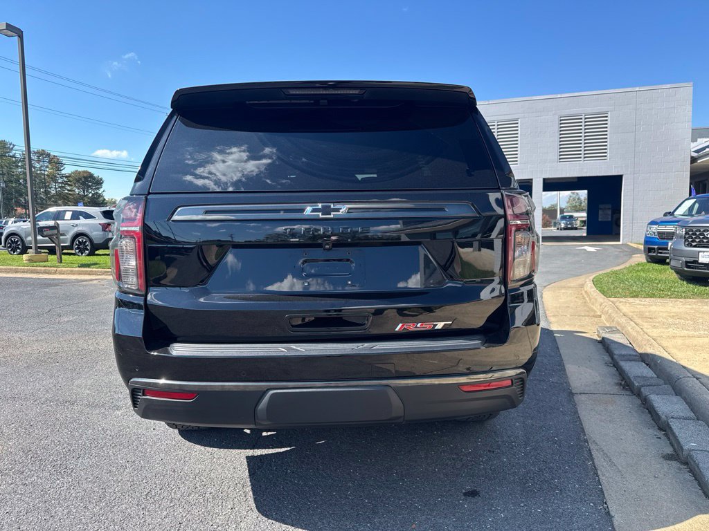 Used 2022 Chevrolet Tahoe RST w/ Luxury Package AWD/4WD image 4