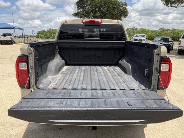 Used 2024 GMC Canyon AT4 w/ LPO, Off Road Lift Package AWD/4WD image 19