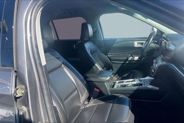 Certified 2022 Ford Explorer XLT w/ Equipment Group 202A image 7