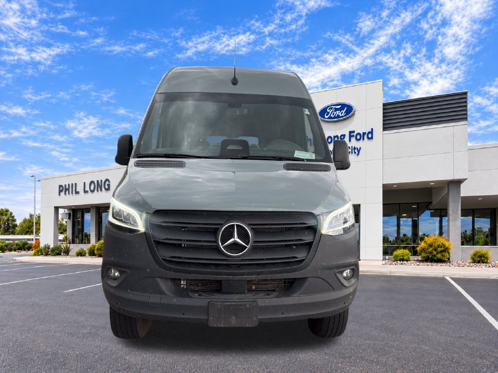 Used 2025 Mercedes-Benz Sprinter 2500 image 2