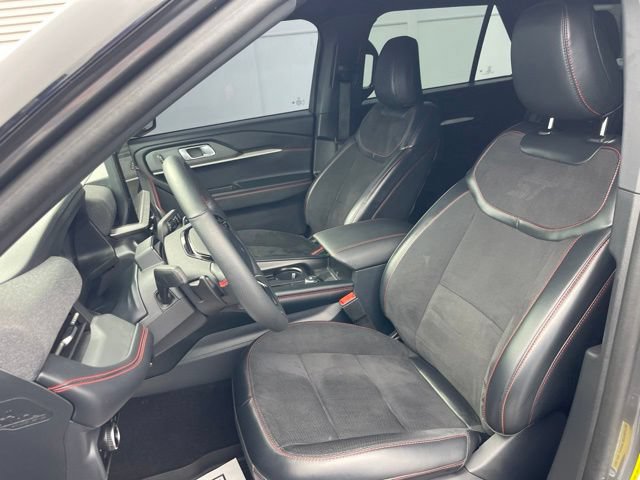 Certified 2025 Ford Explorer ST RWD image 16