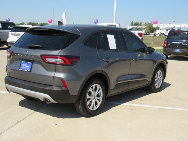 Certified 2025 Ford Escape Active FWD image 8