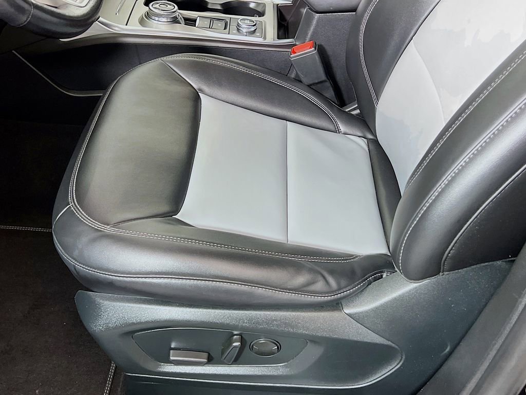 Certified 2024 Ford Explorer XLT w/ Equipment Group 202A image 25