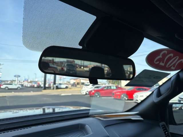 Used 2023 Nissan Frontier SV w/ Midnight Edition Package image 31