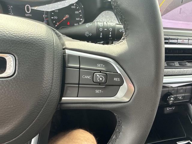 Used 2024 Jeep Compass Latitude image 28