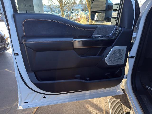 Certified 2024 Ford F450 Platinum w/ FX4 Off-Road Package image 13