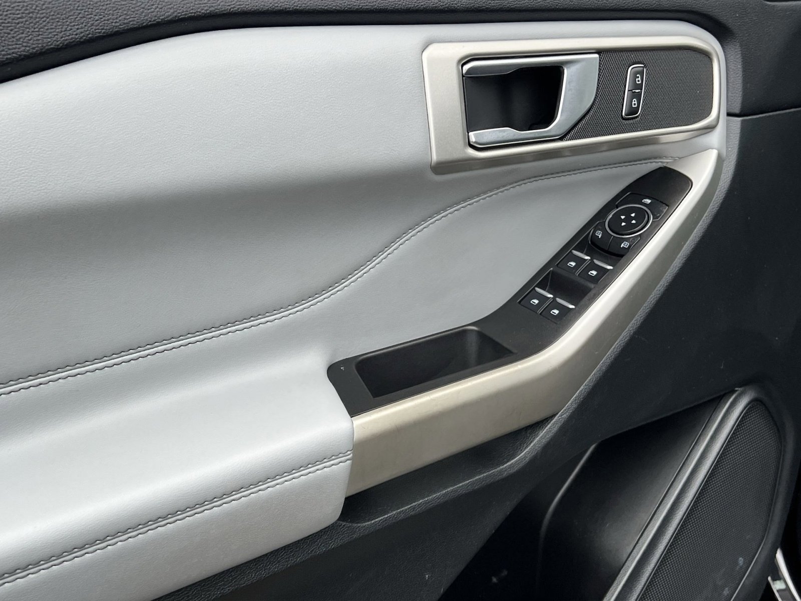 Certified 2023 Ford Explorer XLT w/ Equipment Group 202A image 14